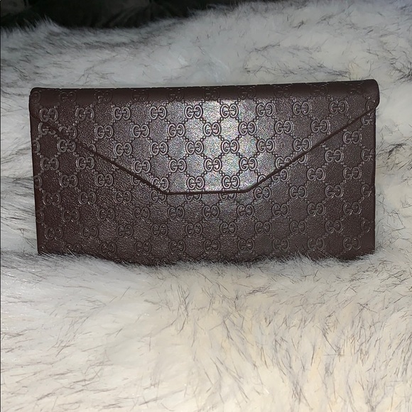 Gucci Accessories - Gucci trifold brown leather sunglasses case